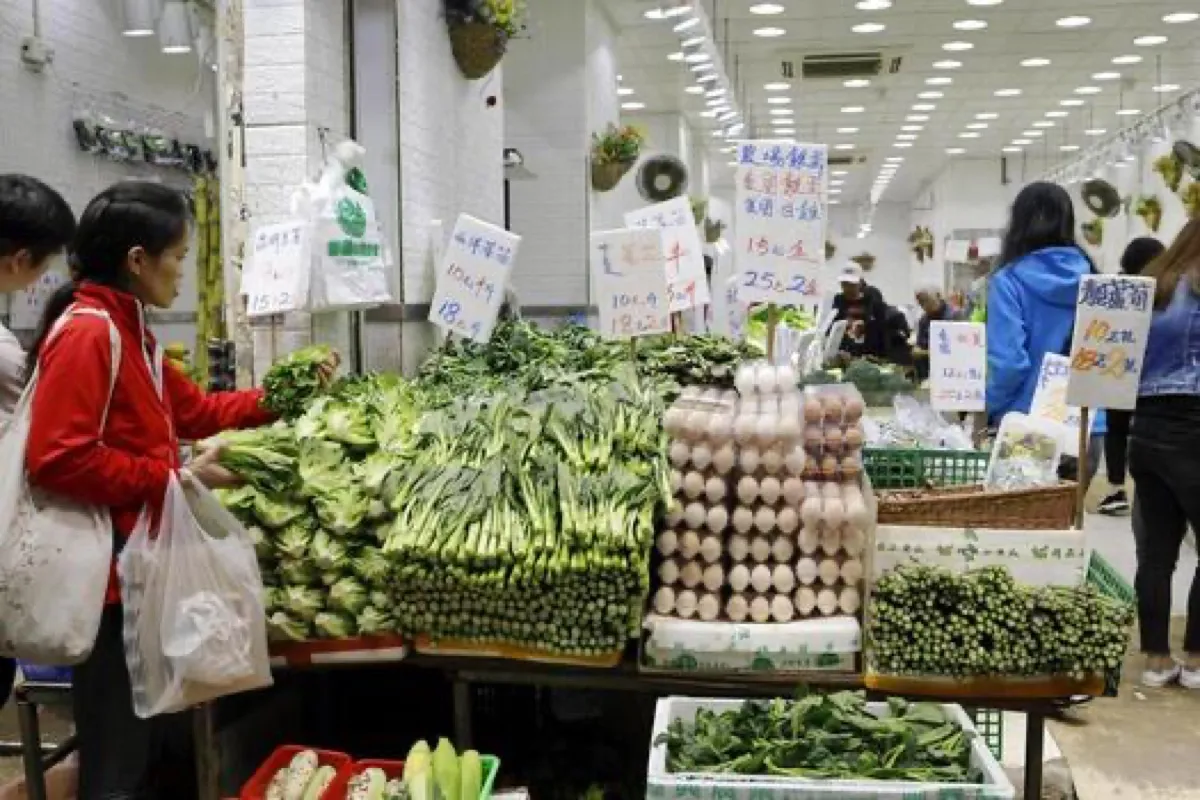 Fresh ingredients sourced daily for authentic Cha Chaan Teng cuisine